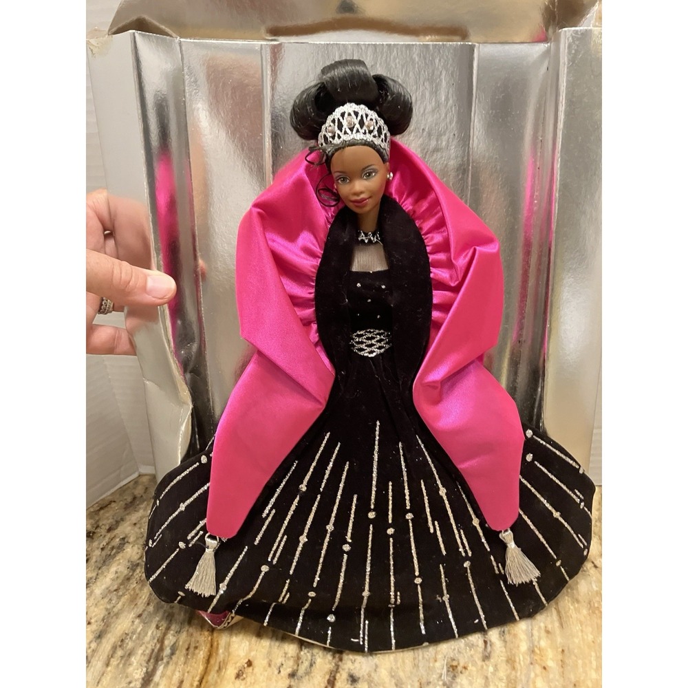 Vintage 1998 Happy Holidays Barbie Doll African American Special Edition Mattel